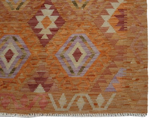 Close-up detail of New Modern Design rug from Pakistan showing Wool weave