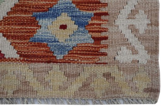 Close-up detail of New Modern Design rug from Pakistan showing Wool weave