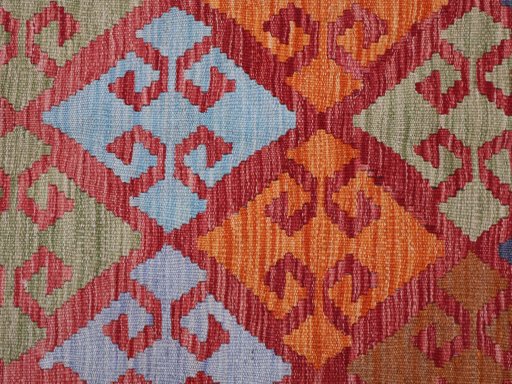 Central medallion detail of New Modern Design rug from Pakistan
