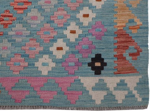 Close-up detail of New Modern Design rug from Pakistan showing Wool weave