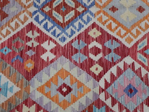 Central medallion detail of New Modern Design rug from Pakistan