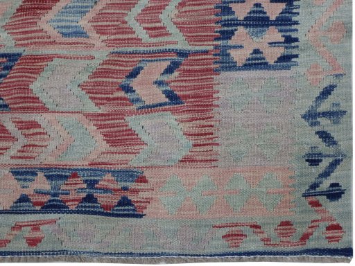 Close-up detail of New Modern Design rug from Pakistan showing Wool weave