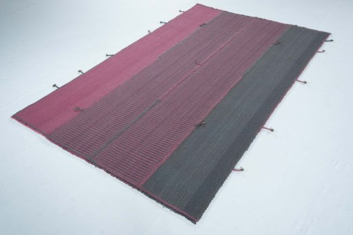 Corner detail of New Modern Design rug showing border pattern and Wool pile
