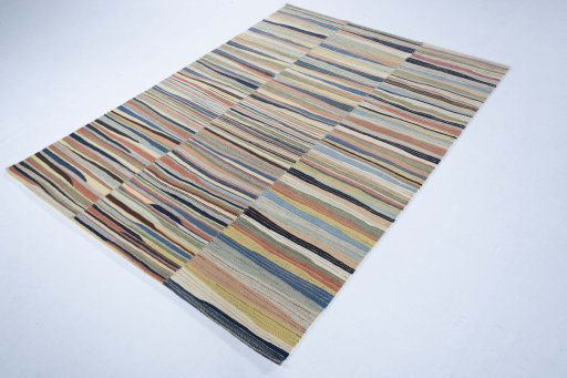 Corner detail of New Modern Design rug showing border pattern and Wool pile