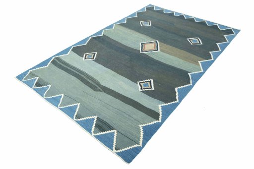 Corner detail of New Modern Design rug showing border pattern and Wool pile