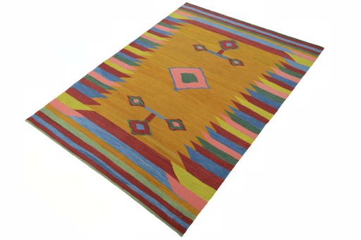 Corner detail of New Modern Design rug showing border pattern and Wool pile
