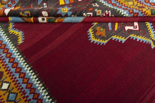 Corner detail of New Modern Design rug showing border pattern and Wool pile