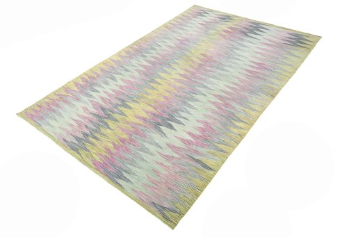 Corner detail of New Modern Design rug showing border pattern and Wool pile