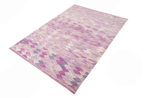 Corner detail of New Modern Design rug showing border pattern and Wool pile