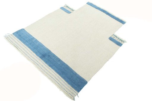 Corner detail of New Modern Design rug showing border pattern and Wool pile