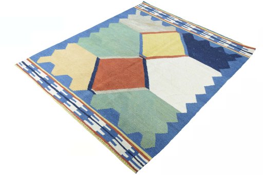 Corner detail of New Modern Design rug showing border pattern and Wool pile
