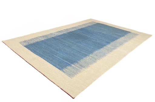 Corner detail of New Modern Design rug showing border pattern and Wool pile