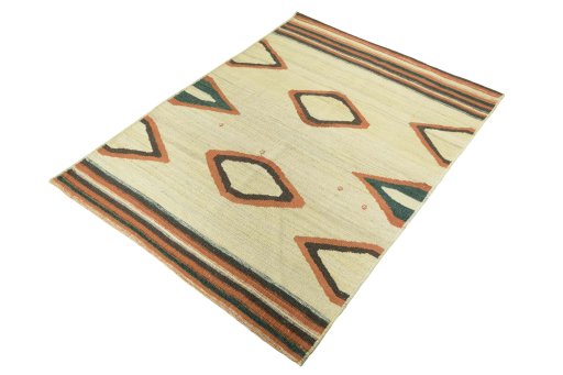 Corner detail of New Modern Design rug showing border pattern and Wool pile