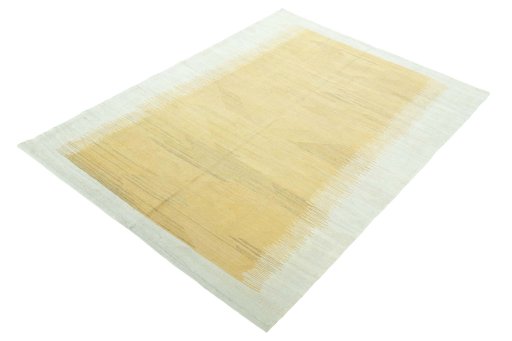 Corner detail of New Modern Design rug showing border pattern and Wool pile