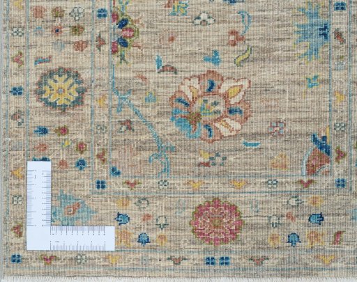Corner detail of New Farahan rug showing border pattern and Wool pile