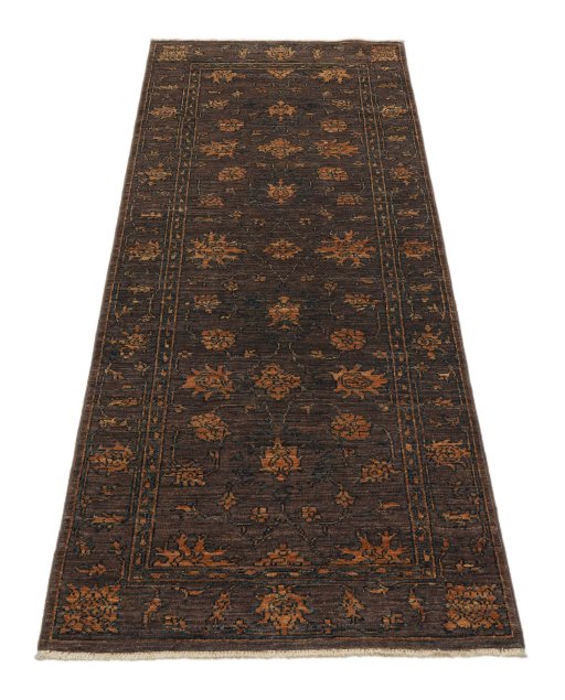Surface texture of New Farahan rug with natural Wool and intricate pattern