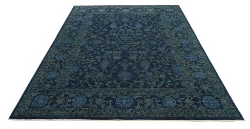 Surface texture of New Farahan rug with natural Wool and intricate pattern