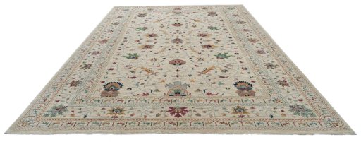 Surface texture of New Farahan rug with natural Wool and intricate pattern