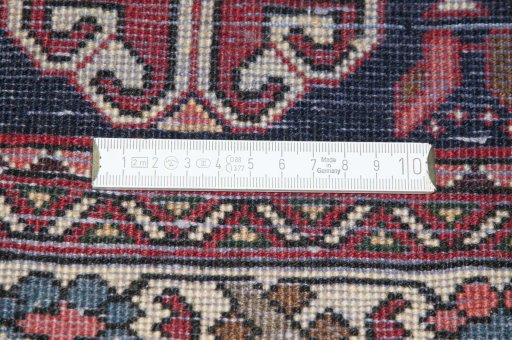 Central medallion detail of New Abadeh rug from Iran / Persia