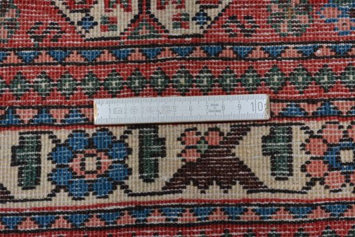 Close-up detail of 2000s Abadeh rug from Iran / Persia showing Wool weave