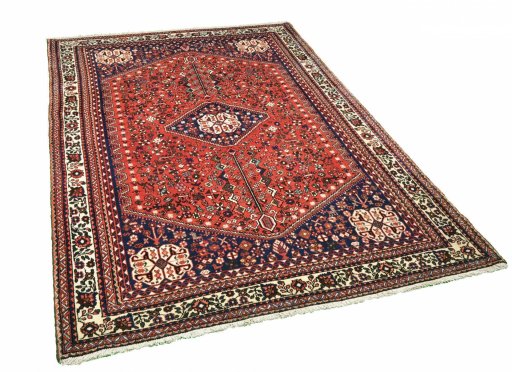 Corner detail of 2000s Abadeh rug showing border pattern and Wool pile