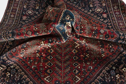 Close-up detail of 1950s Abadeh rug from Iran / Persia showing Wool weave