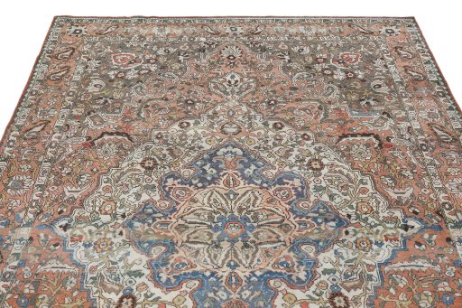 Surface texture of 1950s Bakhtiar rug with natural Wool and intricate pattern