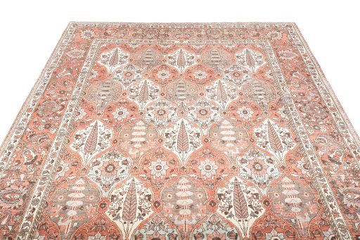 Surface texture of 1940s Bakhtiar rug with natural Wool and intricate pattern