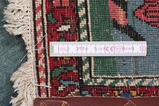 Close-up detail of 1920s Bakhtiar rug from Iran / Persia showing Wool weave