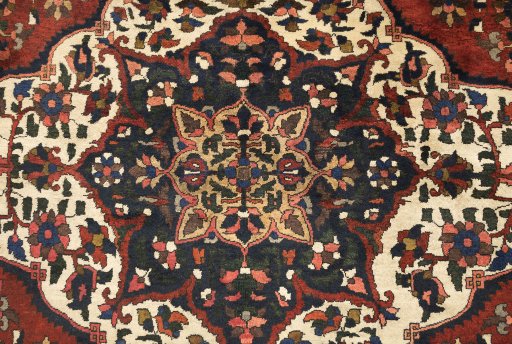 Close-up detail of 1940s Bakhtiar rug from Iran / Persia showing Wool weave