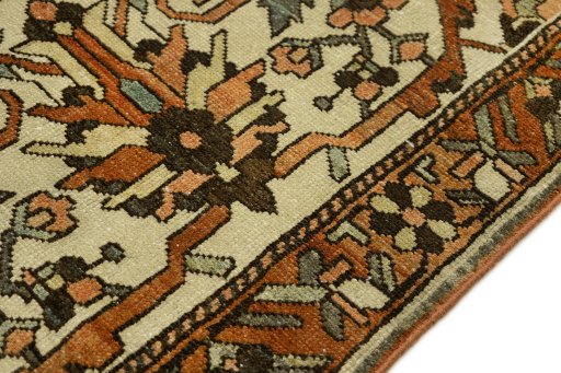 Close-up detail of 1920s Bakhtiar rug from Iran / Persia showing Wool weave