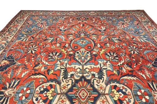 Corner detail of 1900s Bakhtiar rug showing border pattern and Wool pile