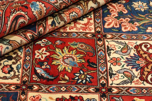 Central medallion detail of 1940s Bakhtiar rug from Iran / Persia