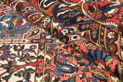 Close-up detail of 1950s Bakhtiar rug from Iran / Persia showing Wool weave