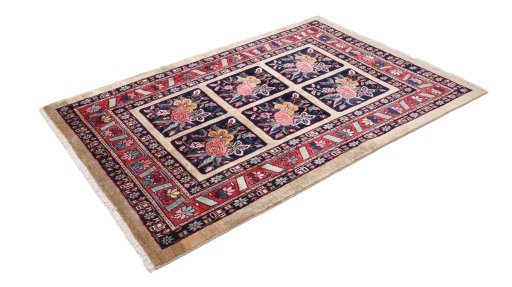 Close-up detail of 1980s Bakhtiar rug from Iran / Persia showing Wool weave