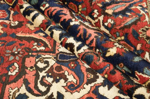 Close-up detail of 1930s Bakhtiar rug from Iran / Persia showing Wool weave
