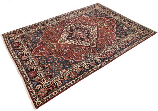 Close-up detail of 1930s Bakhtiar rug from Iran / Persia showing Wool weave