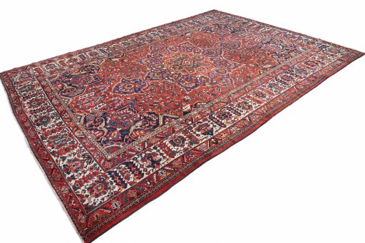 Close-up detail of 1900s Bakhtiar rug from Iran / Persia showing Wool weave