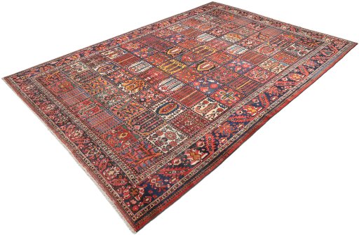 Corner detail of 1900s Bakhtiar rug showing border pattern and Wool pile