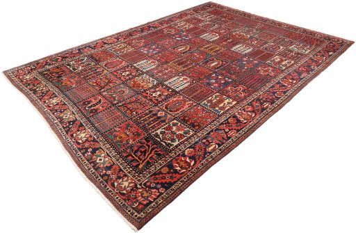 Close-up detail of 1900s Bakhtiar rug from Iran / Persia showing Wool weave
