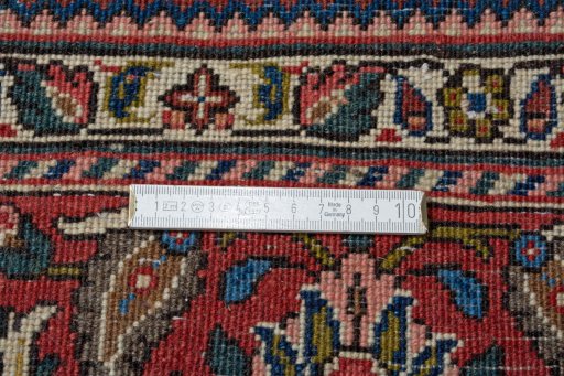 Close-up detail of New Bakhtiar rug from Iran / Persia showing Wool weave