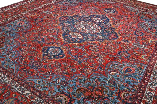Close-up detail of 1930s Bakhtiar rug from Iran / Persia showing Wool weave