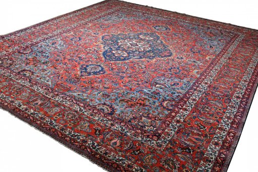 Close-up detail of 1930s Bakhtiar rug from Iran / Persia showing Wool weave