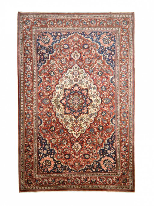 Full view of 1930s Bakhtiar rug from Iran / Persia, 312 × 209 cm in Red tones