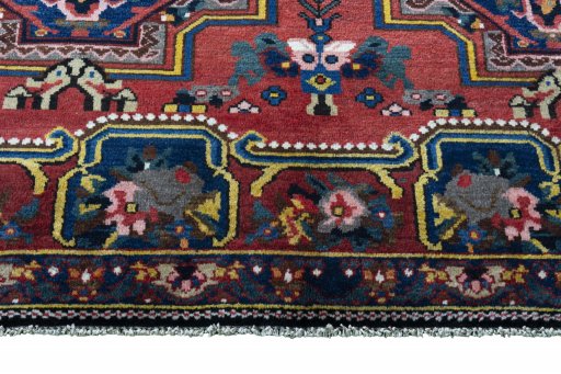Full view of 1930s Bakhtiar rug from Iran / Persia, 315 × 214 cm in Red tones