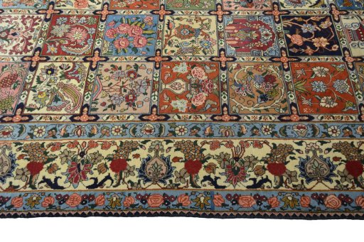 Close-up detail of 2000s Bakhtiar rug from Iran / Persia showing Wool weave