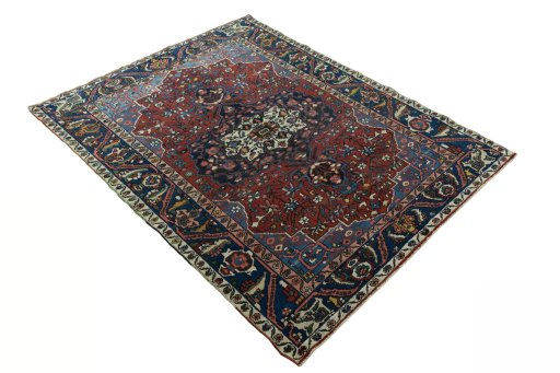 Close-up detail of 1930s Bakhtiar rug from Iran / Persia showing Wool weave