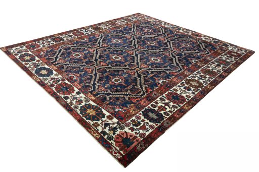 Corner detail of 1930s Bakhtiar rug showing border pattern and Wool pile