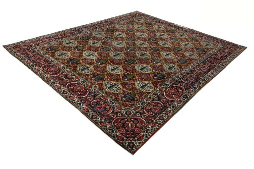 Corner detail of 1930s Bakhtiar rug showing border pattern and Wool pile