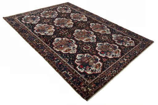 Close-up detail of 1950s Bakhtiar rug from Iran / Persia showing Wool weave